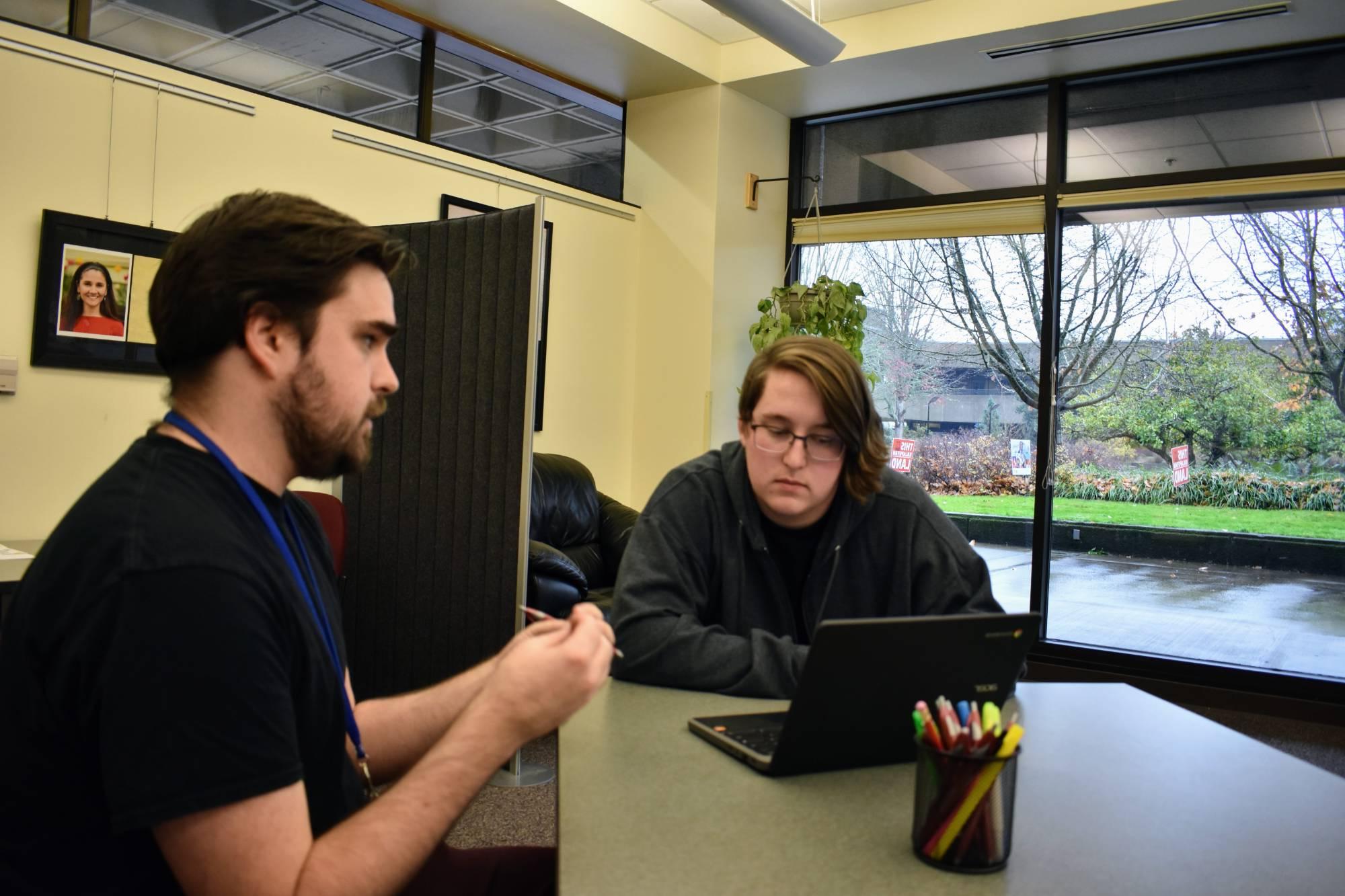 photo of student in the Writing Center